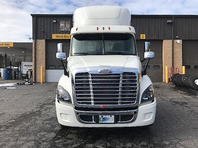 Used 2018 Freightliner Cascadia Detroit DD15AT Semi Truck for sale #202210 - photo 2