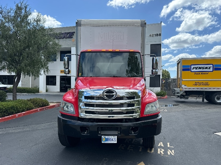 Used 2018 Hino 268A - photo 2