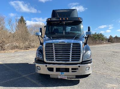 Used 2018 Freightliner Cascadia Detroit DD15AT Semi Truck for sale #202391 - photo 2