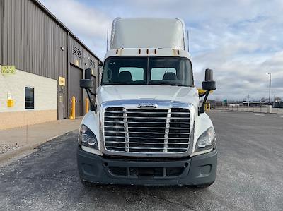 Used 2018 Freightliner Cascadia Detroit DD13 Semi Truck for sale #202842 - photo 2