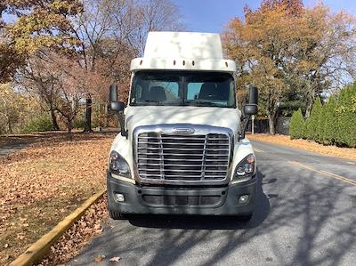 Used 2018 Freightliner Cascadia Detroit DD13 Semi Truck for sale #203245 - photo 2