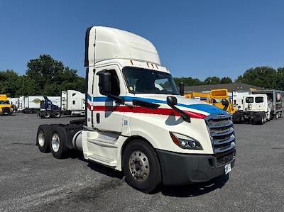 Used 2019 Freightliner Cascadia Detroit DD15AT Semi Truck for sale #204719 - photo 1
