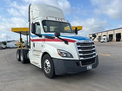 Used 2019 Freightliner Cascadia Detroit DD15AT Semi Truck for sale #204720 - photo 1