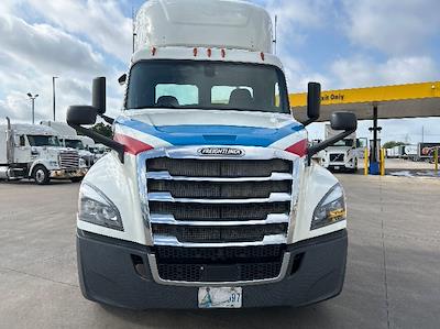 Used 2019 Freightliner Cascadia Detroit DD15AT Semi Truck for sale #204720 - photo 2