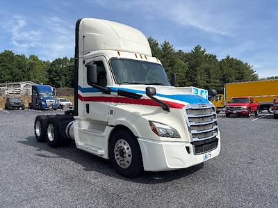 Used 2019 Freightliner Cascadia Detroit DD15AT Semi Truck for sale #204727 - photo 1