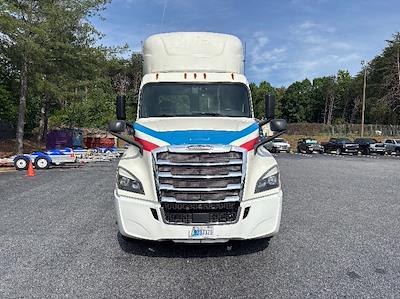 Used 2019 Freightliner Cascadia Detroit DD15AT Semi Truck for sale #204727 - photo 2