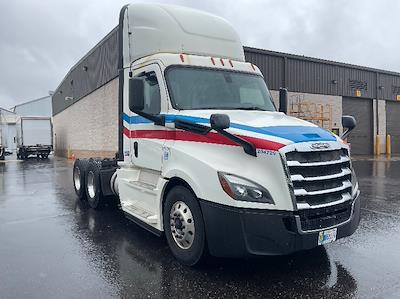 Used 2019 Freightliner Cascadia Detroit DD15AT Semi Truck for sale #204729 - photo 1