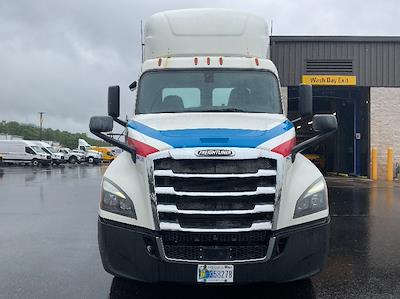Used 2019 Freightliner Cascadia Detroit DD15AT Semi Truck for sale #204729 - photo 2