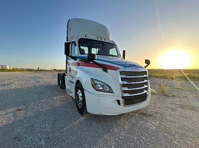 Used 2019 Freightliner Cascadia Detroit DD15AT Semi Truck for sale #204730 - photo 1