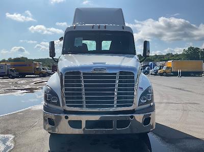 Used 2018 Freightliner Cascadia Detroit DD13 Semi Truck for sale #204931 - photo 2