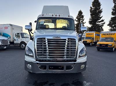 Used 2018 Freightliner Cascadia Detroit DD13 Semi Truck for sale #205027 - photo 2