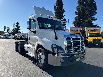 Used 2018 Freightliner Cascadia Detroit DD13 Semi Truck for sale #205028 - photo 1