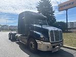 Used 2019 Freightliner Cascadia Detroit DD15AT Semi Truck with Sleeper Cab for sale #205075 - photo 1