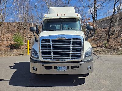 Used 2018 Freightliner Cascadia Detroit DD13 Semi Truck for sale #205164 - photo 2