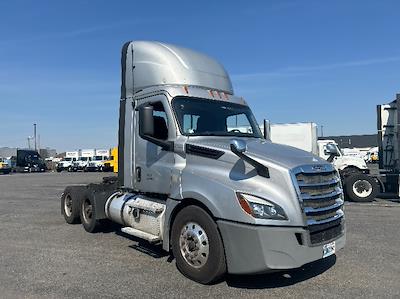 Used 2019 Freightliner Cascadia Detroit DD15AT Semi Truck for sale #205217 - photo 1