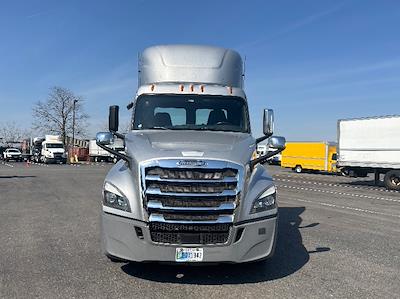 Used 2019 Freightliner Cascadia Detroit DD15AT Semi Truck for sale #205217 - photo 2