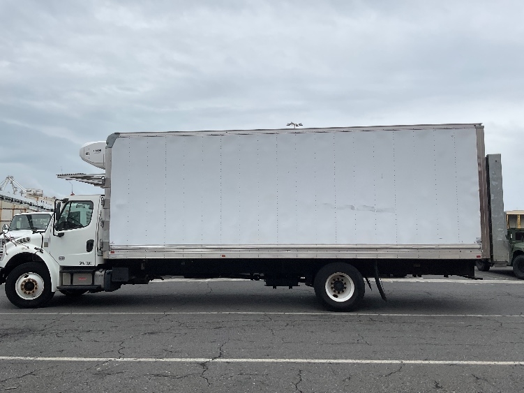 Used 2018 Freightliner M2 106 - photo 6