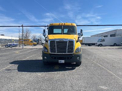 Used 2019 Freightliner Cascadia Detroit DD15AT Semi Truck for sale #205940 - photo 2