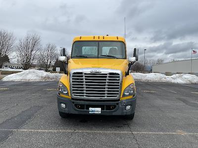 Used 2019 Freightliner Cascadia Detroit DD15AT Semi Truck for sale #205941 - photo 2