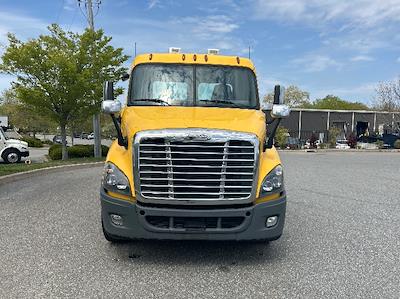 Used 2019 Freightliner Cascadia Detroit DD13 Semi Truck for sale #205977 - photo 2