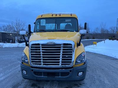Used 2019 Freightliner Cascadia Detroit DD13 Semi Truck for sale #205979 - photo 2