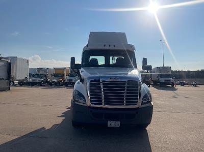 Used 2019 Freightliner Cascadia Detroit DD13 Semi Truck for sale #206453 - photo 2