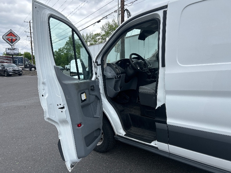Used 2018 Ford Transit 250 - photo 16