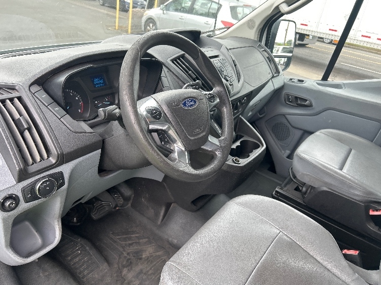 Used 2018 Ford Transit 250 - photo 17