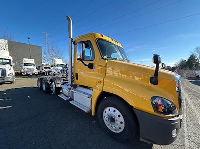 Used 2019 Freightliner Cascadia Detroit DD15AT Semi Truck for sale #207032 - photo 1