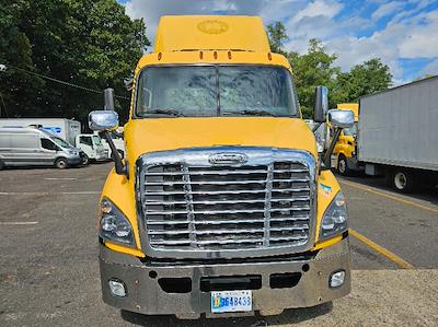 Used 2019 Freightliner Cascadia Detroit DD13 Semi Truck for sale #207040 - photo 2