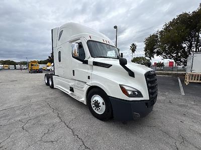 Used 2024 Freightliner Cascadia Detroit DD15AT Semi Truck with Sleeper Cab for sale #207057 - photo 1
