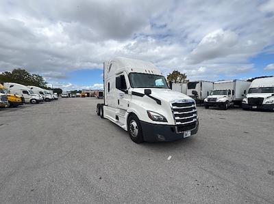 Used 2024 Freightliner Cascadia Detroit DD15AT Semi Truck with Sleeper Cab for sale #207058 - photo 1