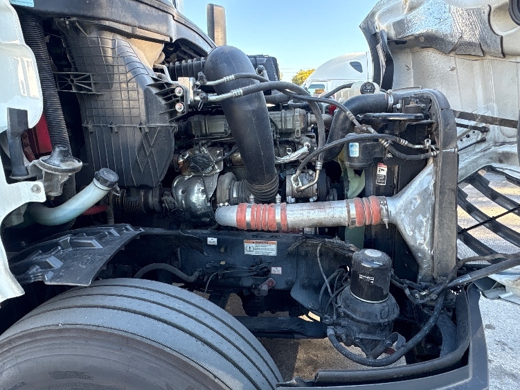 Used 2024 Freightliner Cascadia - photo 22