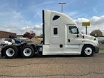 Used 2019 Freightliner Cascadia Detroit DD15AT Semi Truck with Sleeper Cab for sale #207223 - photo 8
