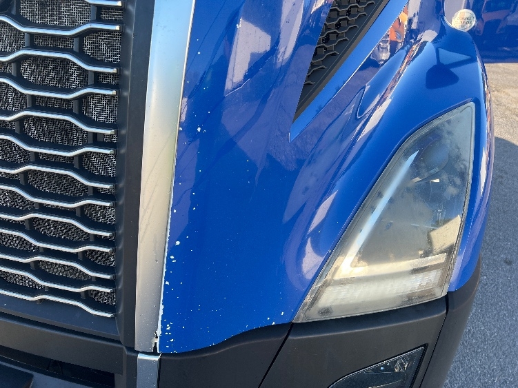 Used 2019 Volvo VNL - photo 19