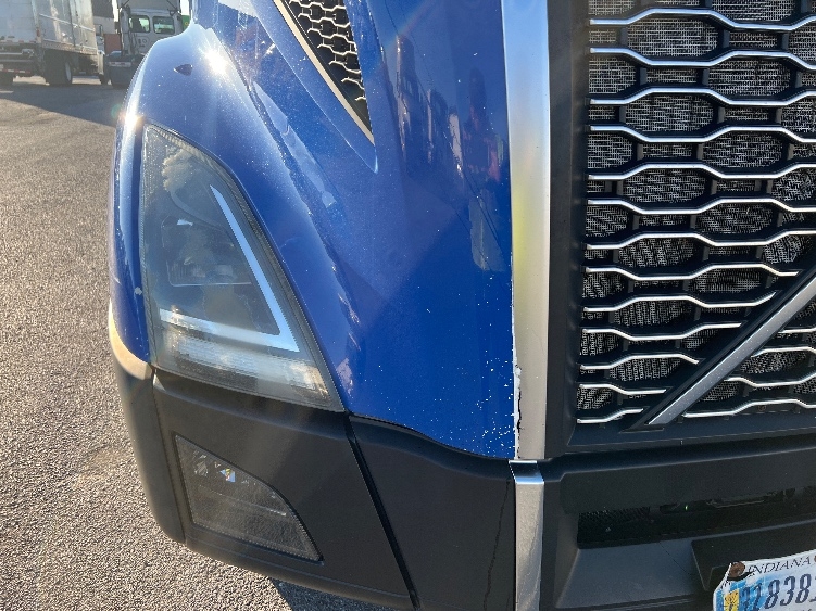 Used 2019 Volvo VNL - photo 20