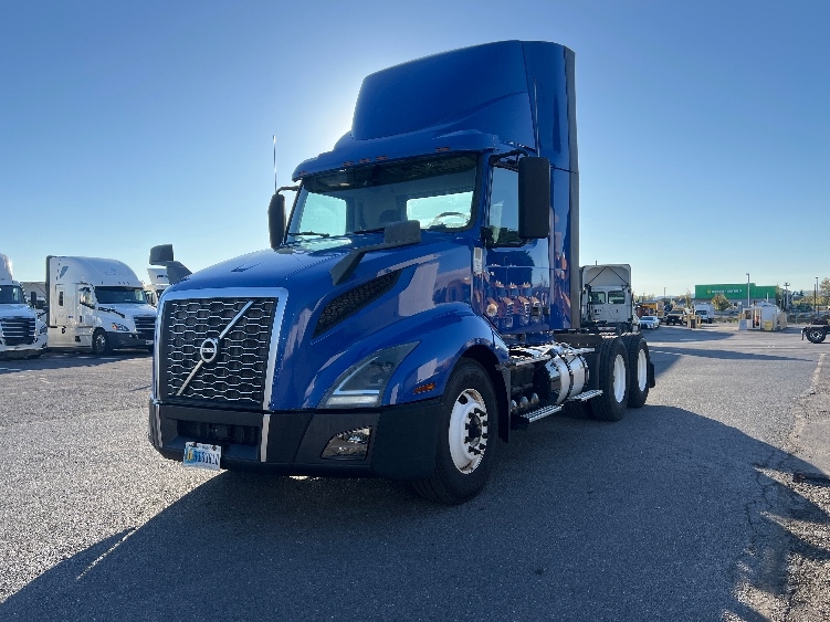Used 2019 Volvo VNL - photo 5