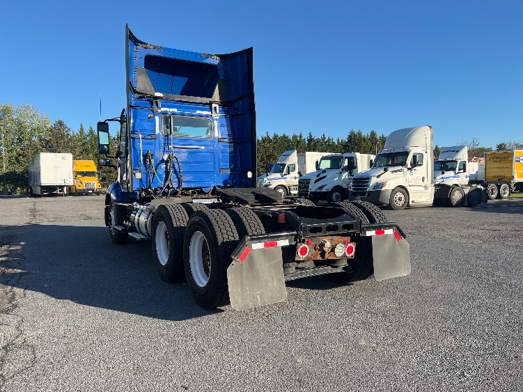 Used 2019 Volvo VNL - photo 7