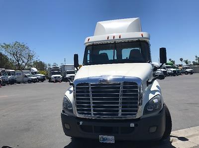 Used 2019 Freightliner Cascadia Detroit DD13 Semi Truck for sale #207898 - photo 2