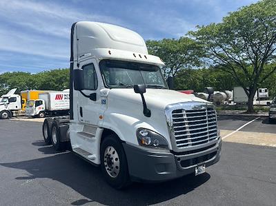 Used 2019 Freightliner Cascadia Detroit DD13 Semi Truck for sale #207944 - photo 1