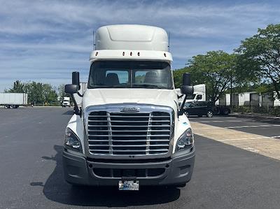 Used 2019 Freightliner Cascadia Detroit DD13 Semi Truck for sale #207944 - photo 2
