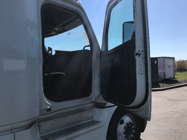 Used 2019 Freightliner Cascadia - photo 15
