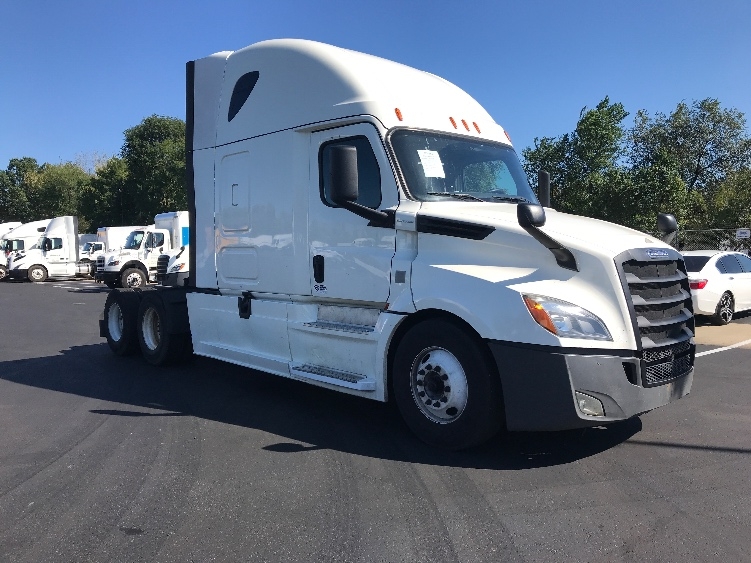 Used 2019 Freightliner Cascadia - photo 5