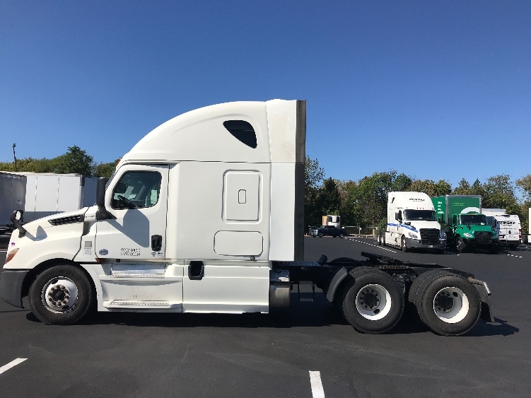 Used 2019 Freightliner Cascadia - photo 6
