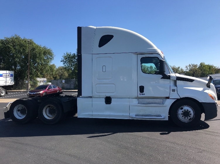 Used 2019 Freightliner Cascadia - photo 10