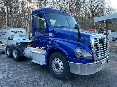 Used 2019 Freightliner Cascadia - photo 1