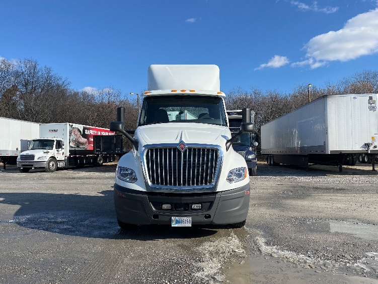 Used 2018 International LT - photo 2