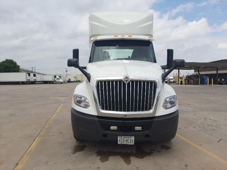 Used 2018 International LT - photo 2