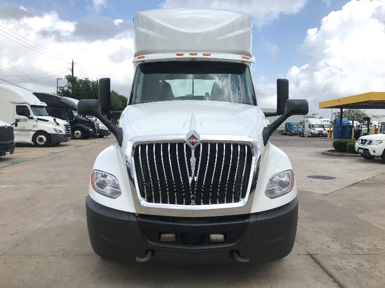 Used 2018 International LT - photo 2