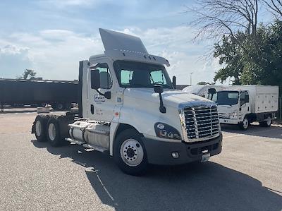 Used 2019 Freightliner Cascadia Detroit DD13 Semi Truck for sale #209053 - photo 1